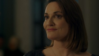Bancroft.S02E01.iNTERNAL.1080p.WEB.H264 GHOSTS.cz en.mkv snapshot 02.32.000