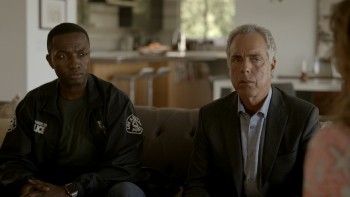 Bosch.S06E01.1080p.AMZN.WEBRip.DDP5.1.x264 NTb.czsubs.mkv snapshot 18.36.866