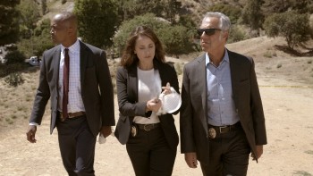 Bosch.S06E01.1080p.AMZN.WEBRip.DDP5.1.x264 NTb.czsubs.mkv snapshot 10.07.315