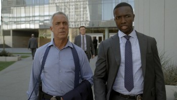 Bosch.S07E01.Brazen.1080p.AMZN.WEB DL.DDP5.1.H.264 NTb.mkv snapshot 33.54.032