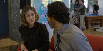 Modern.Love.S01E02.When.Cupid.Is.a.Prying.Journalist.1080p.AMZN.WEBRip.DDP5.1.x264 NTb.cz en.mkv sna