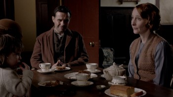 Downton.Abbey.S05E01.1080p.NOR.Blu ray.AVC.DTS HD.MA.2.0 weabro.cz en.mkv snapshot 00.04.31.000