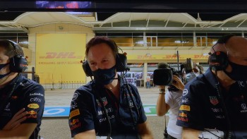 Formula.1.Drive.to.Survive.S04E01.Clash.of.the.Titans.1080p.NF.WEB DL.DDP5.1.Atmos.HFR.HEVC TEPES.cz