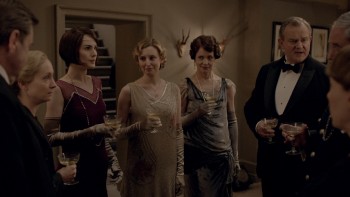 Downton.Abbey.S06E01.1080p.NOR.Blu ray.AVC.DTS HD.MA.2.0 weabro.cz en.mkv snapshot 01.00.20.720