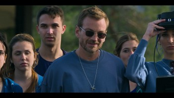 Welcome.to.Eden.S01E01.El.viaje.de.tu.vida.1080p.NF.WEB DL.DUAL.DDP5.1.Atmos.x264 TBD.cz es.mkv snap